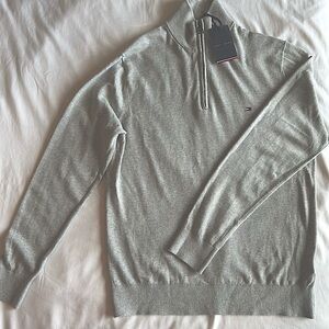 NWT Men’s Tommy Hilfiger Knit 1/4 zipper sweater Size XL